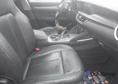 2018 Alfa Romeo Stelvio Awd z USA, uszkodzony, nr VIN ZASFAKAN6J7B69811